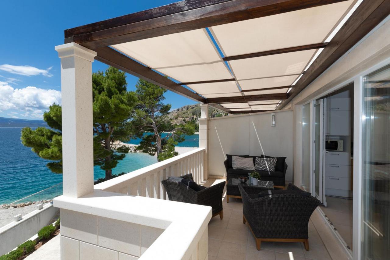 Apartments Empress Mimice Bagian luar foto