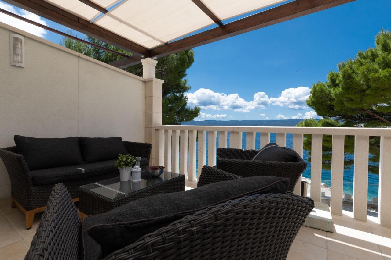 Apartments Empress Mimice Bagian luar foto