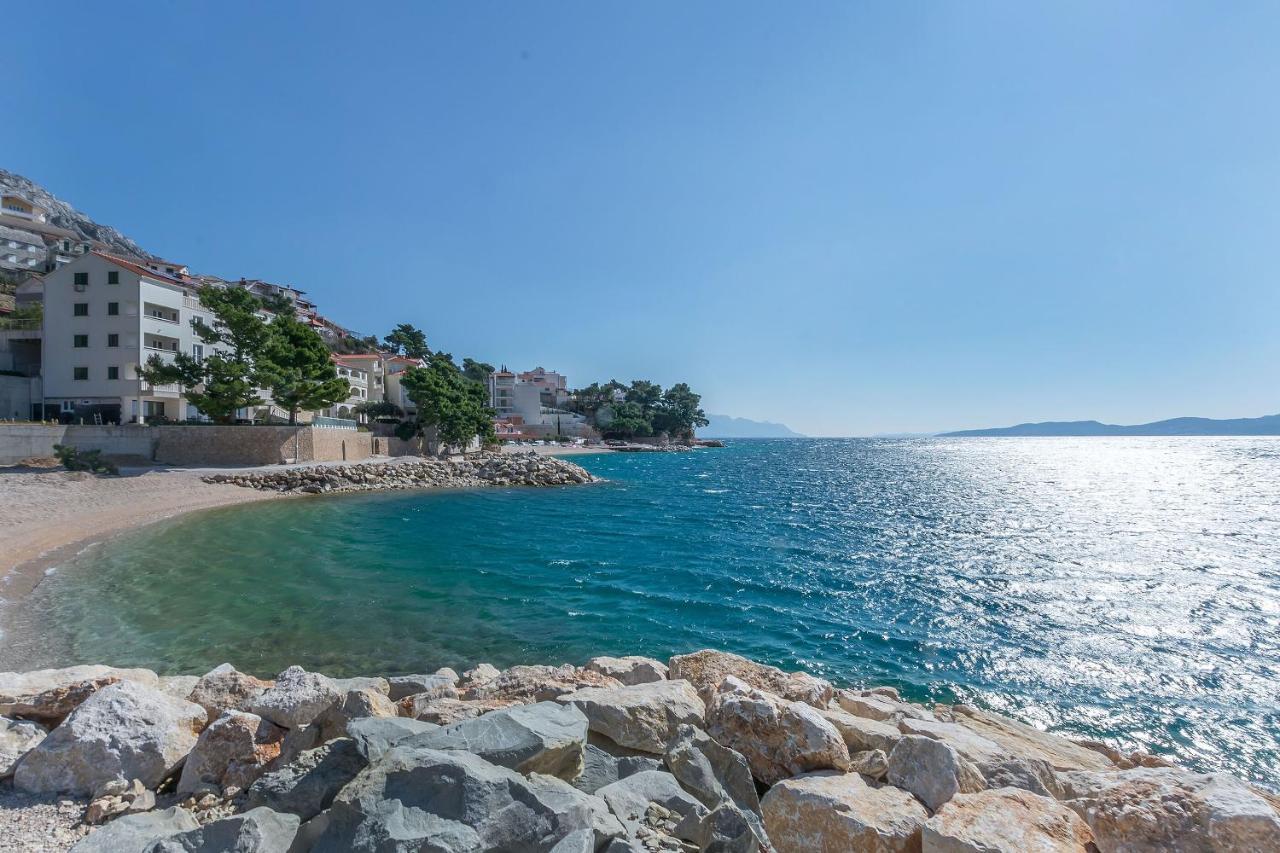 Apartments Empress Mimice Bagian luar foto