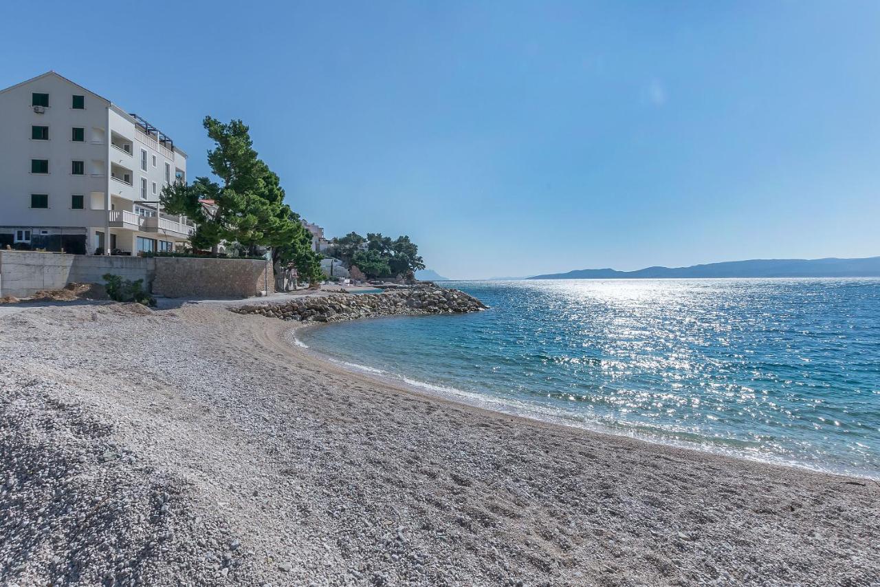 Apartments Empress Mimice Bagian luar foto