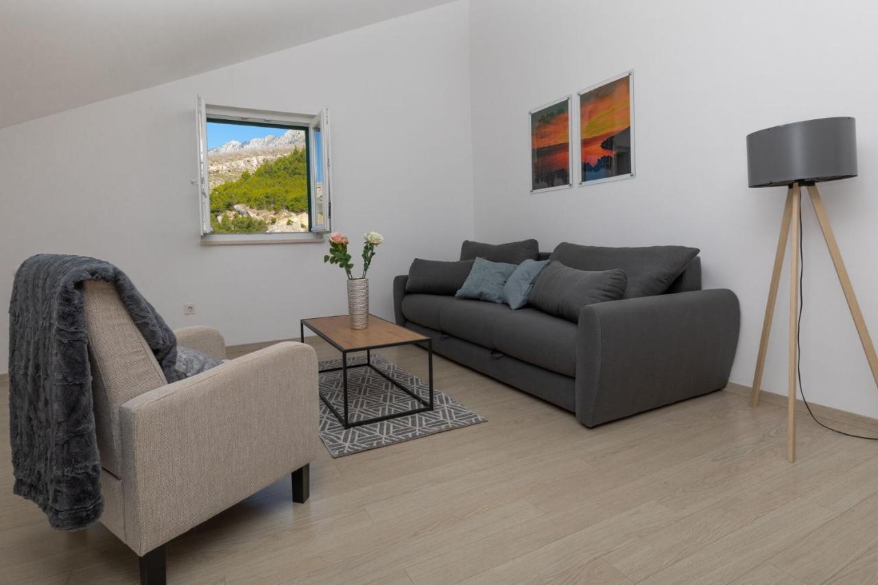 Apartments Empress Mimice Bagian luar foto