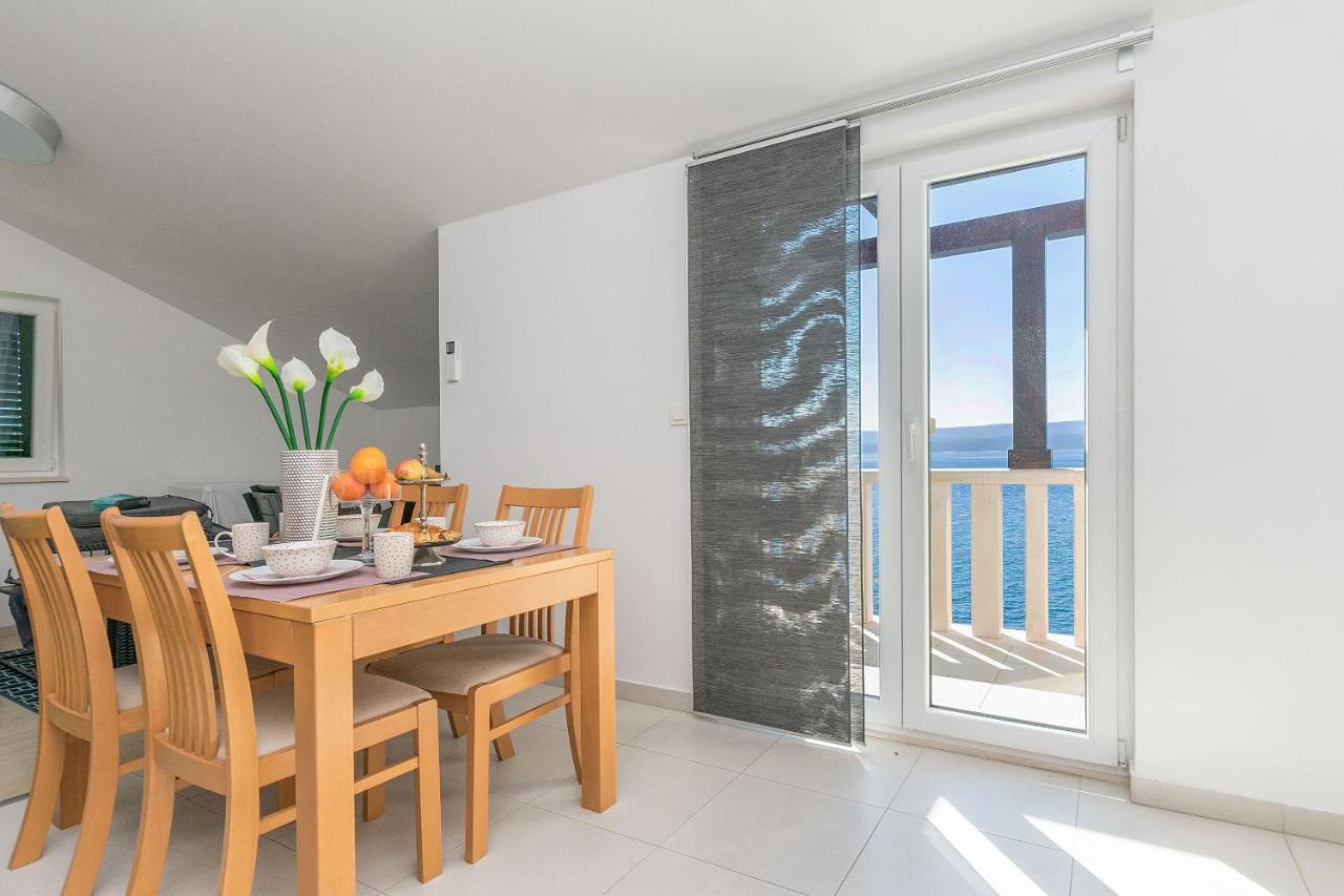 Apartments Empress Mimice Bagian luar foto