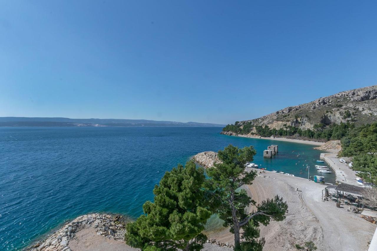Apartments Empress Mimice Bagian luar foto
