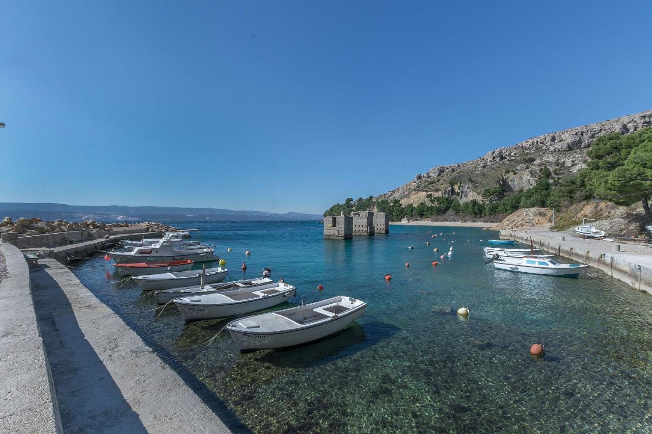 Apartments Empress Mimice Bagian luar foto