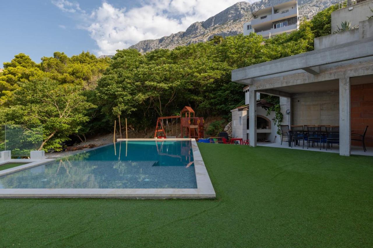 Apartments Empress Mimice Bagian luar foto