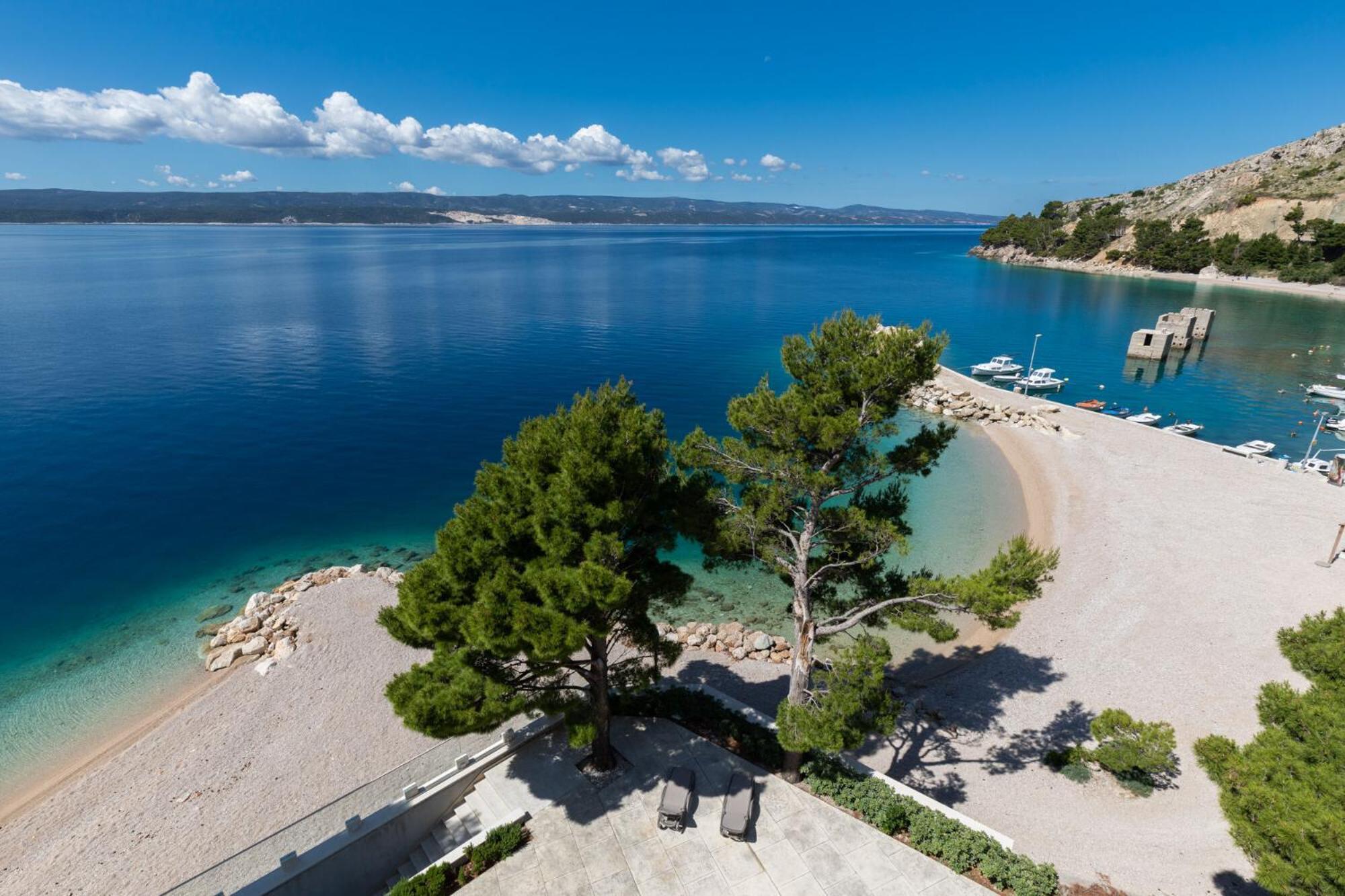 Apartments Empress Mimice Bagian luar foto